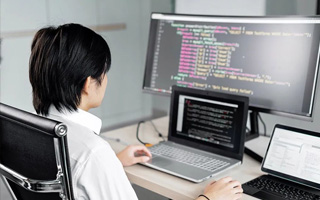 果洛 ,php声明和调用变量的符号是什么？